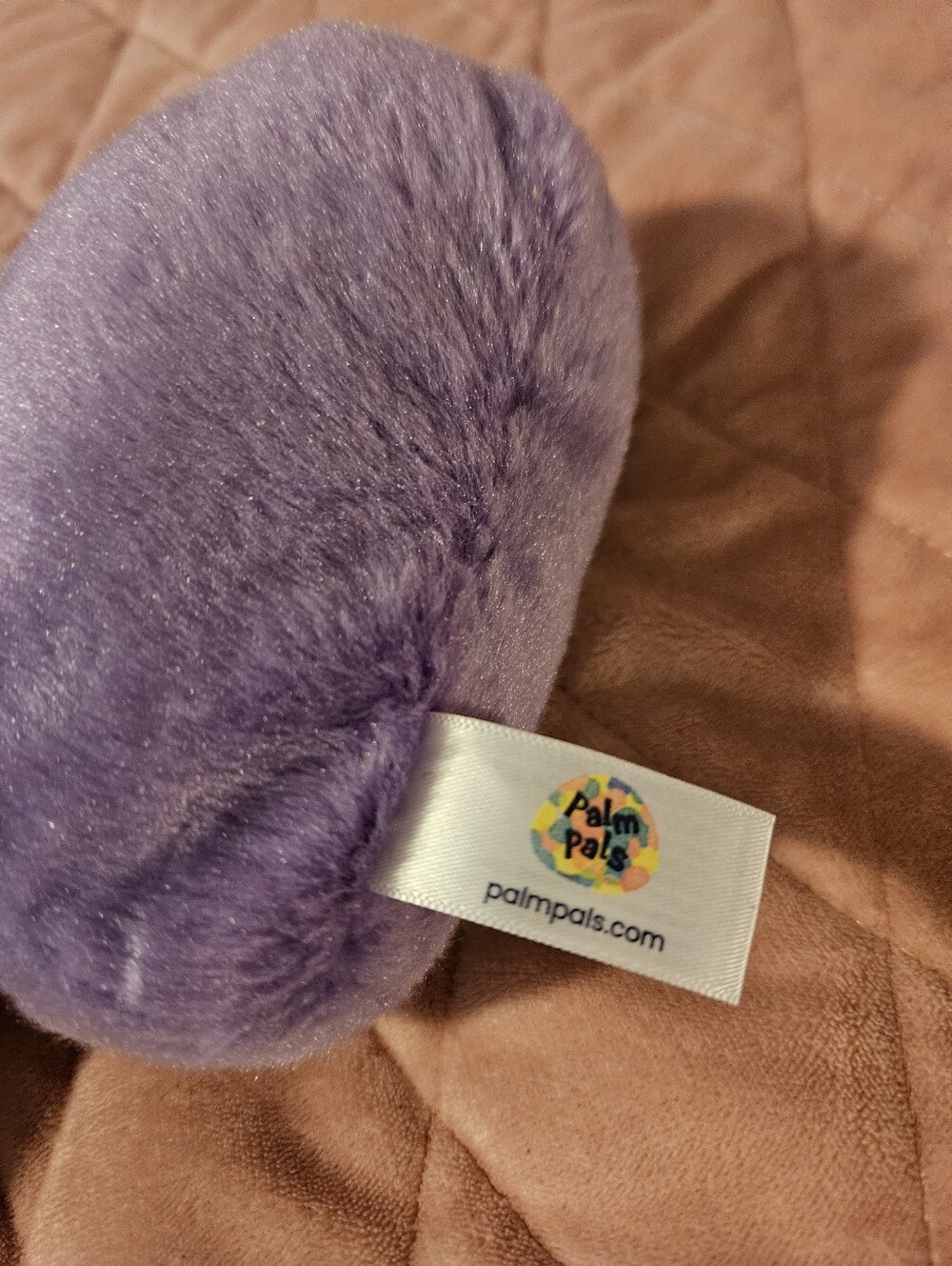 Palm Pals Plush Vivi Rainbow - Picture 2 of 3